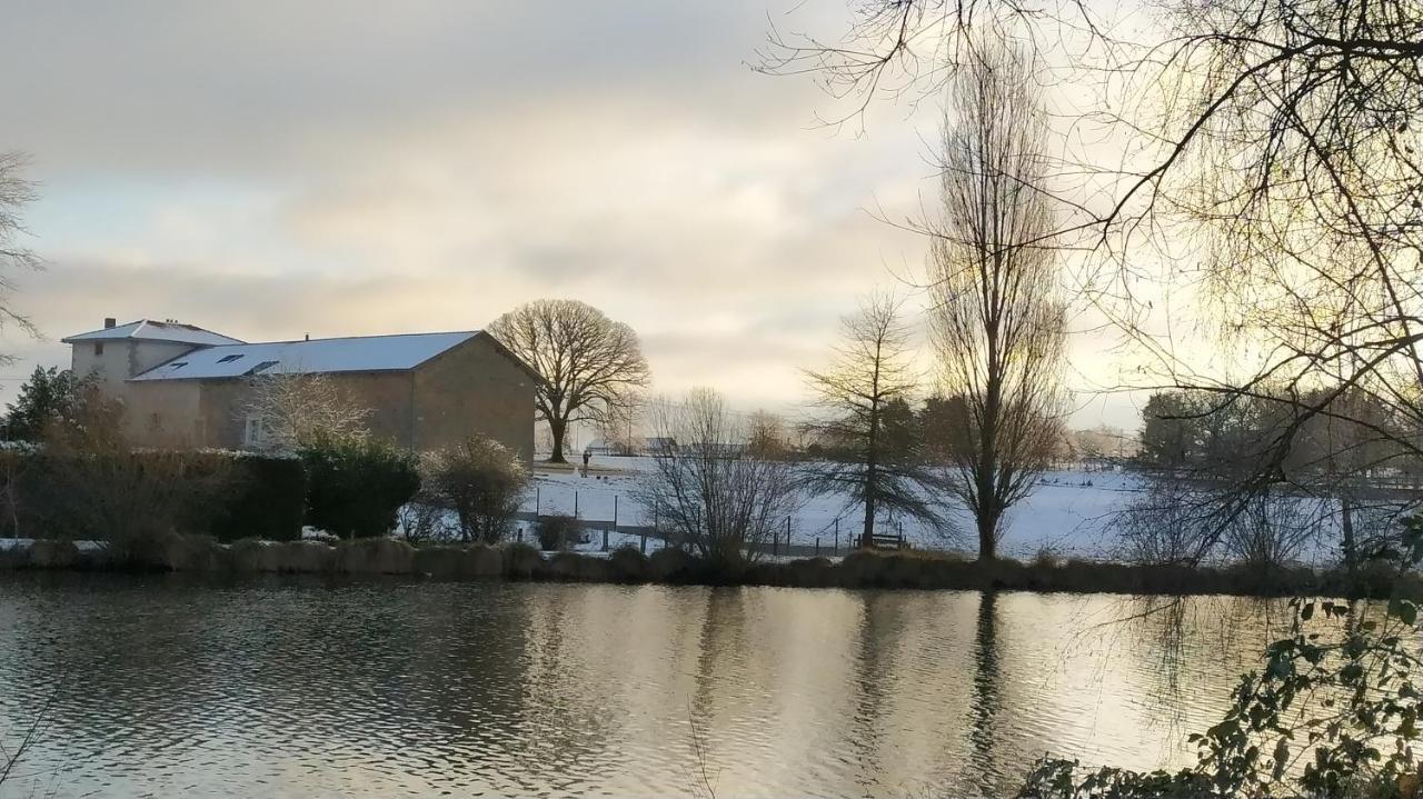 La Maison Du Lac Bed and Breakfast Flavignac Buitenkant foto