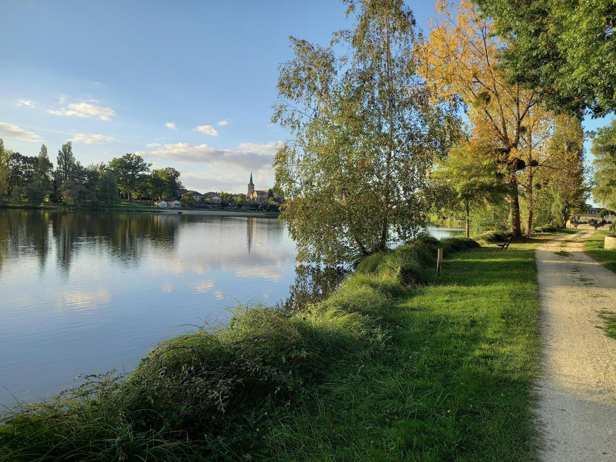 La Maison Du Lac Flavignac Buitenkant foto